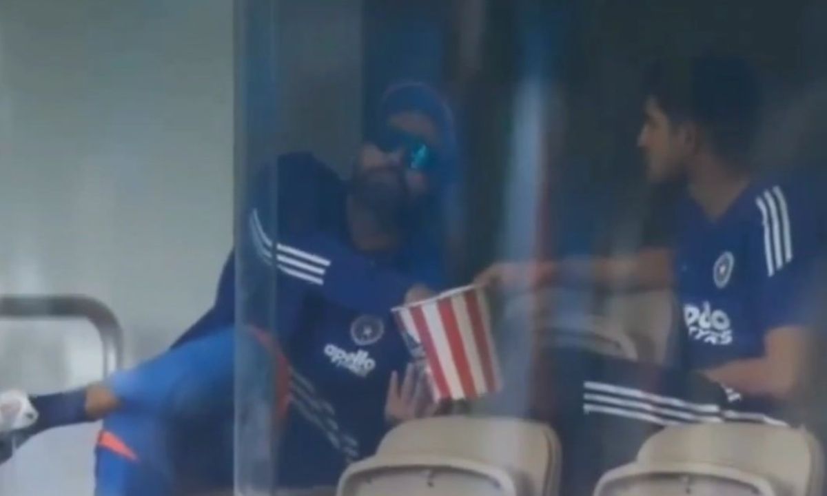 Shubman Gill and Rohit Sharma Popcorn Moment
