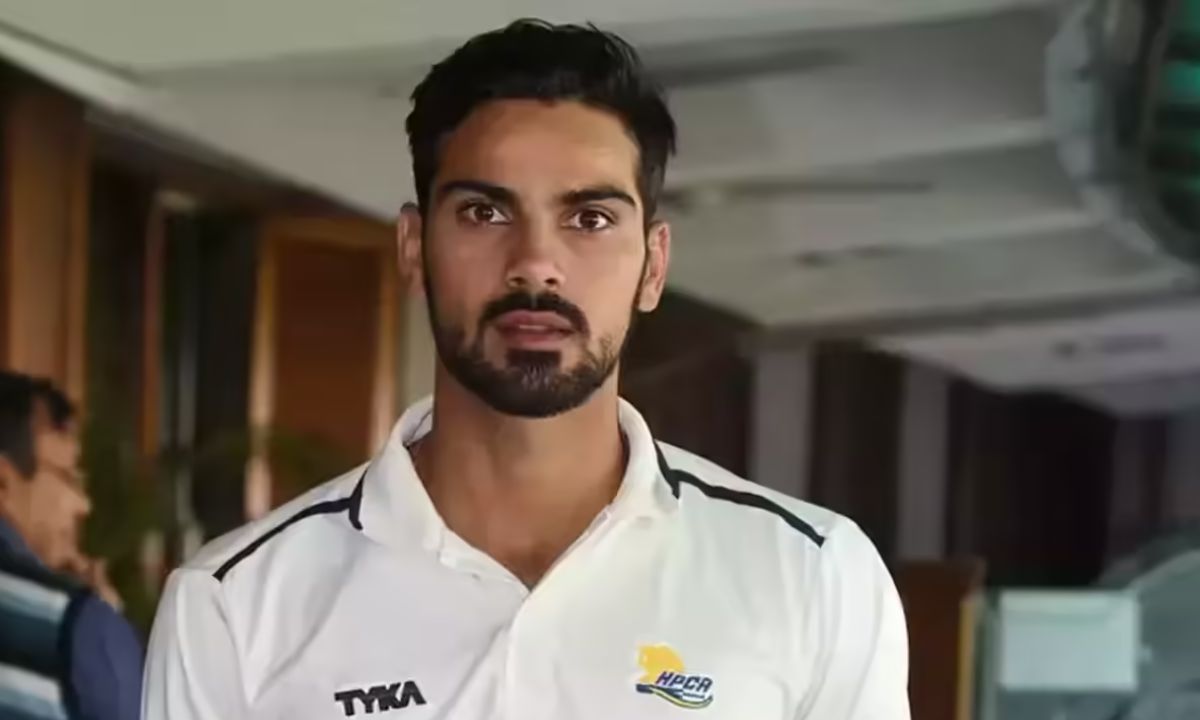 Mayank Dagar Bowling